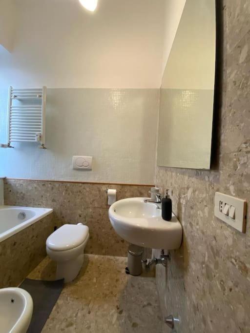 Monteverde Suites